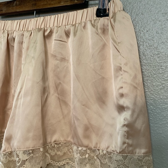 NWT Elegant Lace Trim Satin Sleep Shorts - Beige - Picture 2 of 3